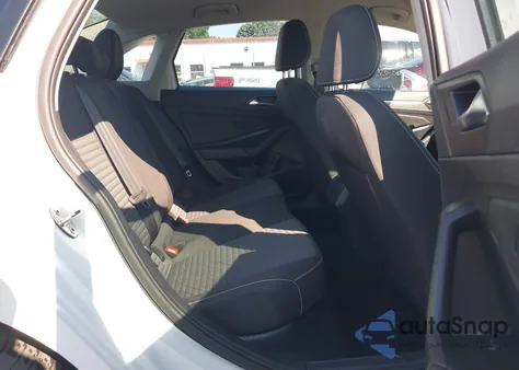 2022 Volkswagen Jetta 1.5T S z USA, uszkodzony, nr VIN 3VWCM7BU0NM002360